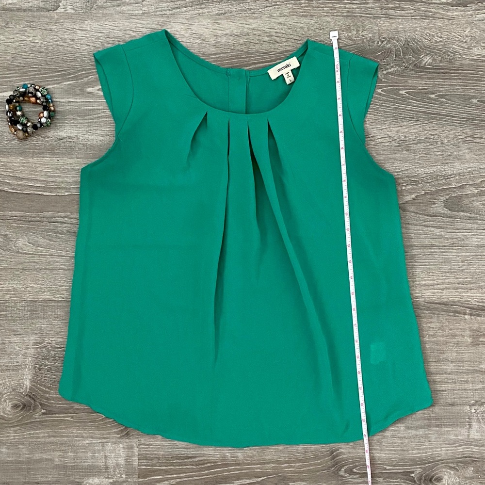 *SOLD* Woman’s Shirt - Picture 8 of 8